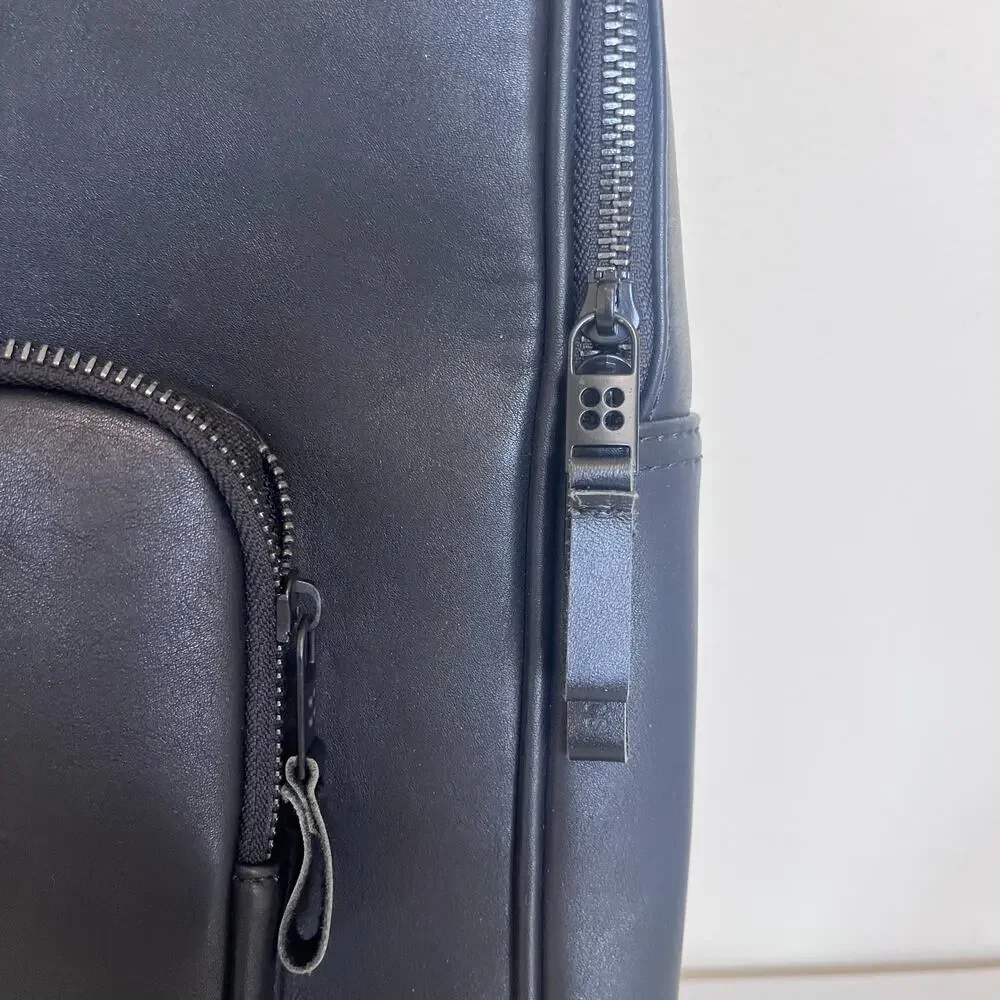 Qualtrics Waterproof Laptop Backpack Black Zip Closure‎ Pockets Travel School
